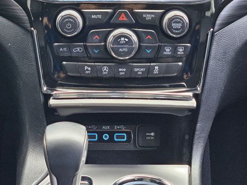 Used 2020 Jeep Grand Cherokee Altitude RWD image 13