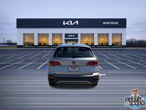 Used 2024 Volkswagen Taos S FWD image 7