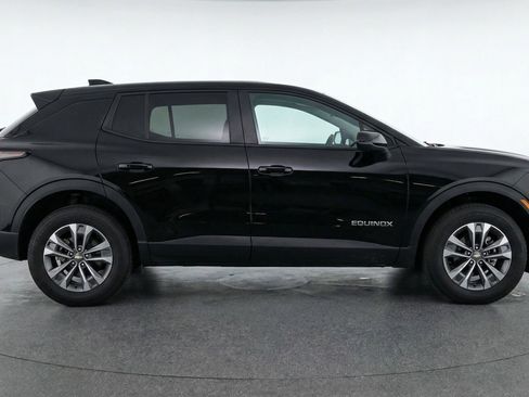 Used 2025 Chevrolet Equinox LT image 11