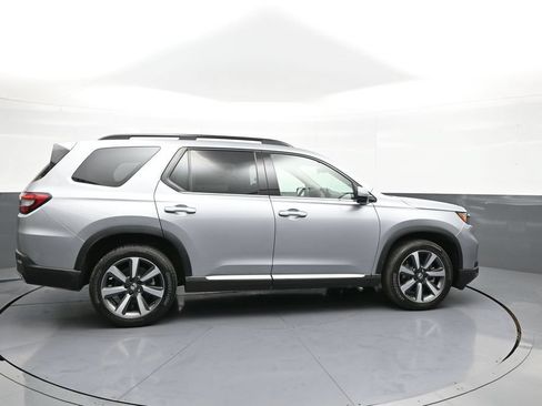 Certified 2023 Honda Pilot Touring image 3