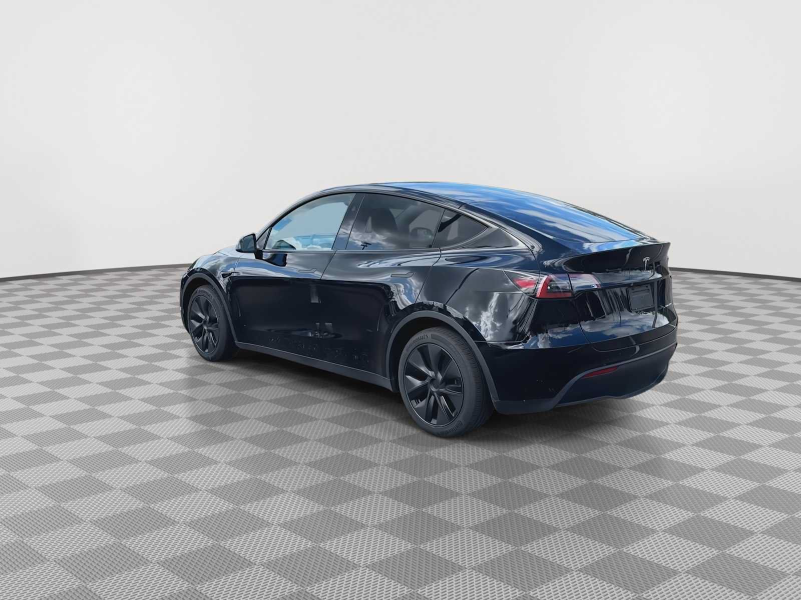 Used 2025 Tesla Model Y Long Range AWD/4WD image 6