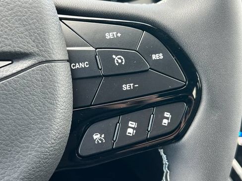 New 2027 Chrysler Pacifica Limited FWD image 21