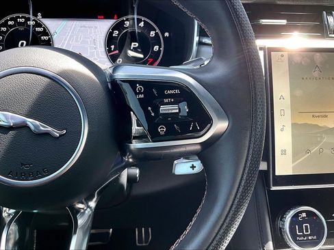 Certified 2022 Jaguar F-PACE SVR AWD/4WD image 19