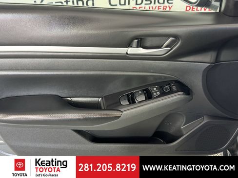 Used 2024 Nissan Altima 2.5 SR image 11