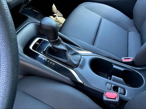 Used 2024 Toyota Corolla LE FWD image 18