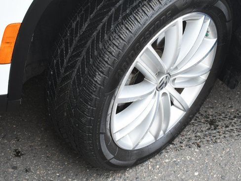 Used 2017 Volkswagen Tiguan S AWD/4WD image 11