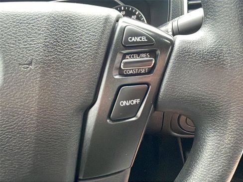 Used 2022 Nissan Frontier SV image 25