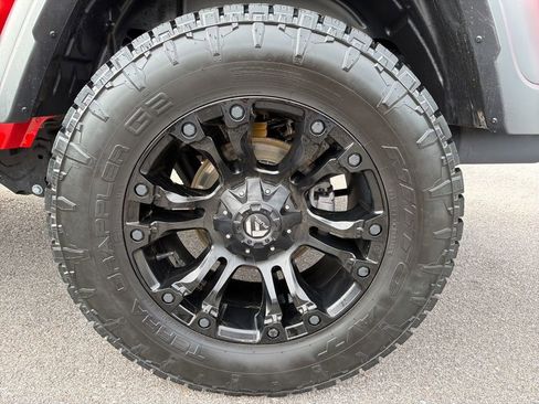 Used 2020 Jeep Gladiator Sport w/ Quick Order Package 24S image 12