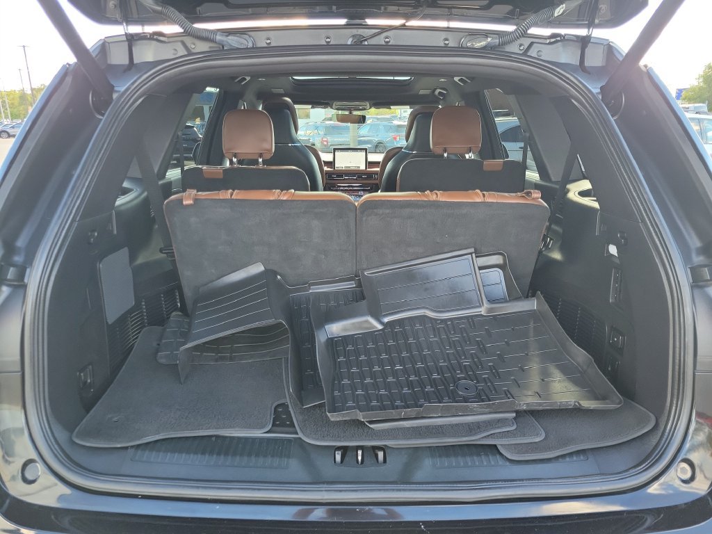 Used 2023 Lincoln Aviator Reserve w/ Equipment Group 201A AWD/4WD image 6