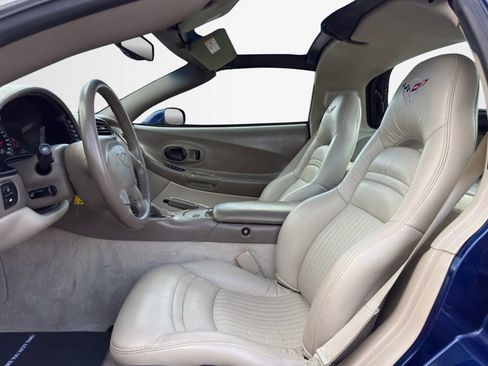 Used 2004 Chevrolet Corvette Coupe w/ Preferred Equipment Group image 11