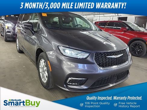 Used 2023 Chrysler Pacifica Touring-L FWD image 1