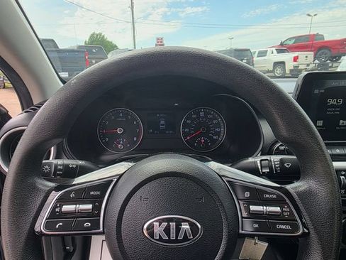 Used 2020 Kia Forte LXS FWD image 14