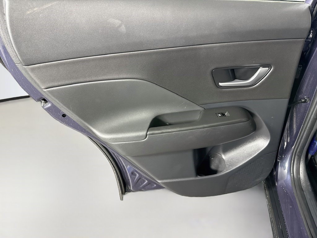 Used 2024 Hyundai Kona Limited AWD/4WD image 25