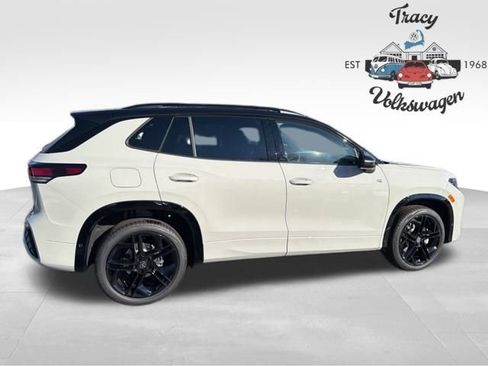 New 2026 Volkswagen Tiguan SE R-Line image 8