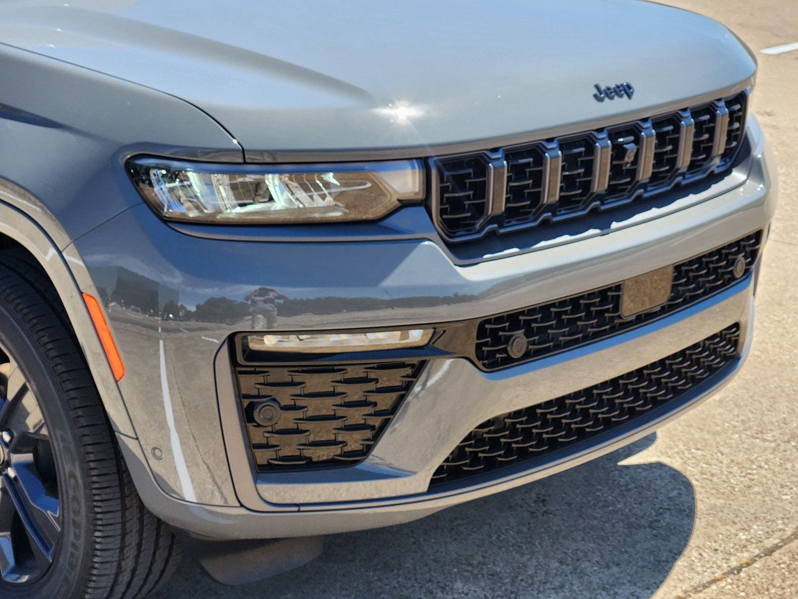 New 2027 Jeep Grand Cherokee Limited AWD/4WD image 10