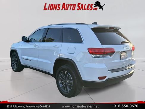 Used 2019 Jeep Grand Cherokee Laredo w/ Laredo X Package RWD image 7