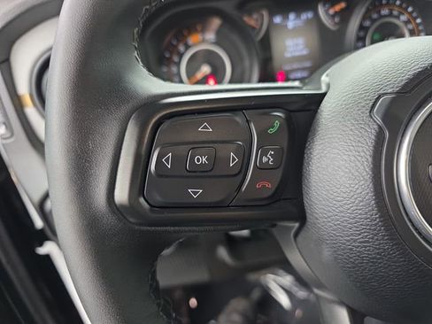 Used 2025 Jeep Wrangler Willys image 35