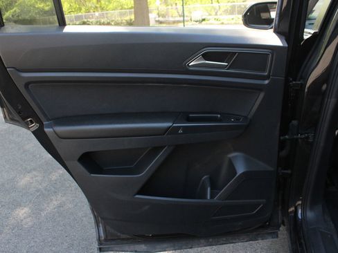 Used 2018 Volkswagen Atlas S image 18