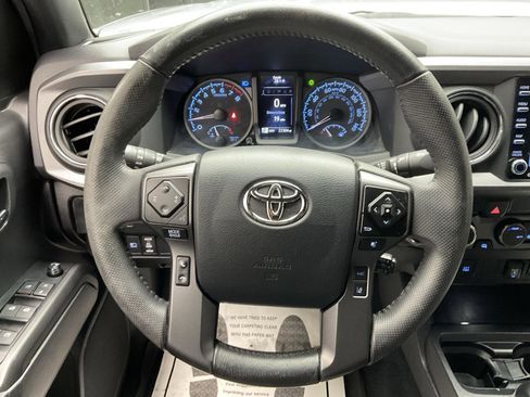 Used 2023 Toyota Tacoma TRD Off-Road image 21