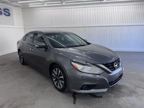 Used 2017 Nissan Altima 2.5 SL FWD image 3