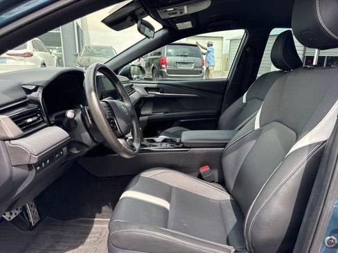 Used 2025 Toyota Camry SE FWD image 13