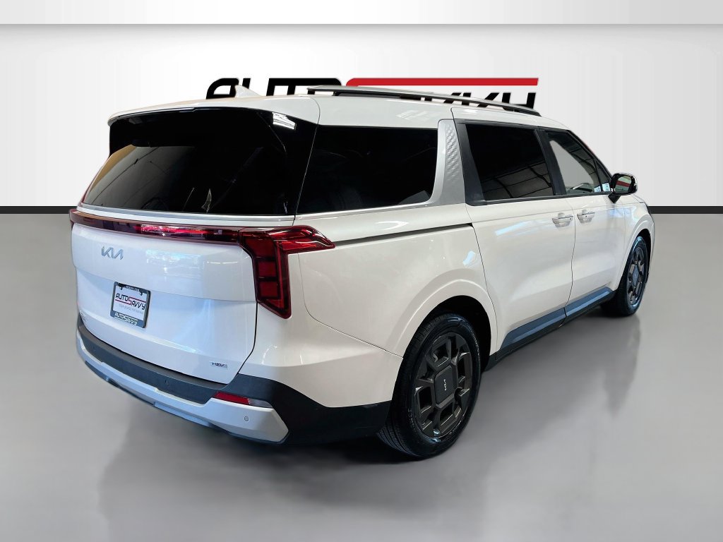 Used 2026 Kia Carnival EX FWD image 7