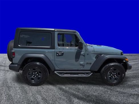 Used 2025 Jeep Wrangler Sport AWD/4WD image 3