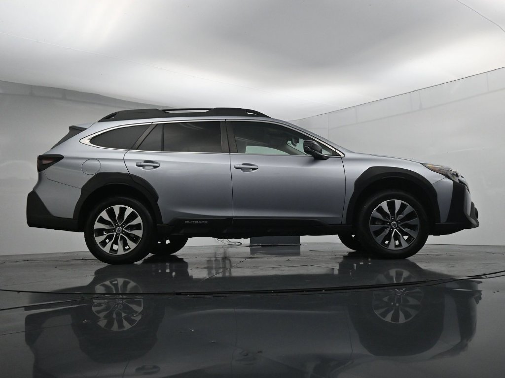 Used 2024 Subaru Outback Limited AWD/4WD image 38