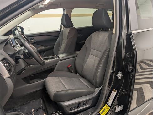 Used 2025 Nissan Rogue SV AWD/4WD image 6