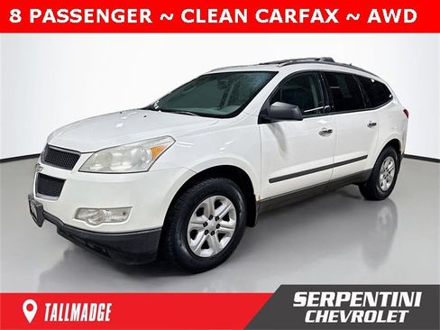 Used 2011 Chevrolet Traverse LS image 1
