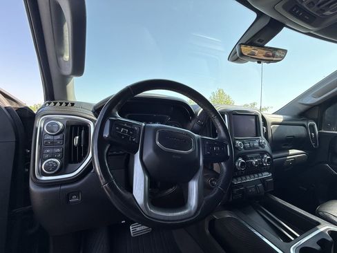 Certified 2020 GMC Sierra 2500 Denali w/ Denali Ultimate Package AWD/4WD image 17