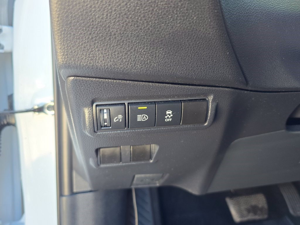 Used 2026 Toyota Corolla Cross LE FWD image 27