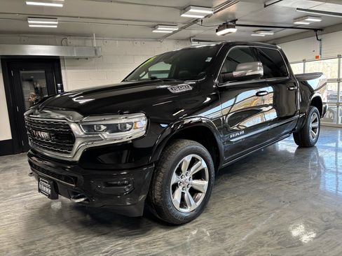 Used 2019 RAM 1500 Limited w/ Body Color Bumper Group AWD/4WD image 5