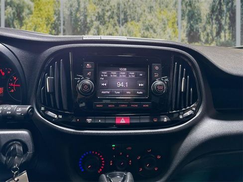 Used 2018 RAM ProMaster City Tradesman SLT FWD image 16