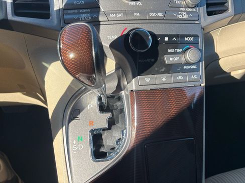 Used 2009 Toyota Venza AWD image 17