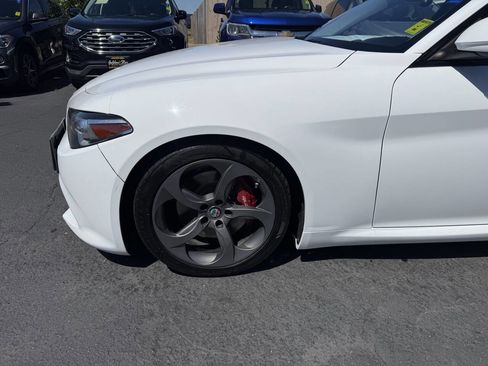 Used 2018 Alfa Romeo Giulia RWD image 21