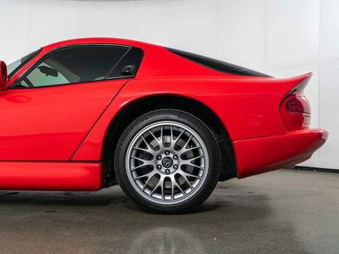 Used 2002 Dodge Viper GTS image 13