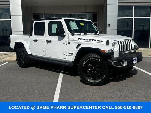 Used 2023 Jeep Gladiator Sport AWD/4WD image 2