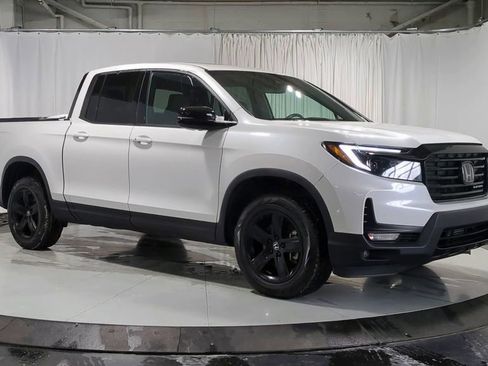 Used 2021 Honda Ridgeline Black Edition image 2