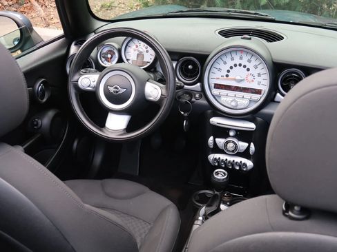 Used 2009 MINI Cooper Convertible FWD image 25