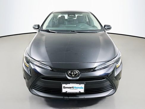 Used 2023 Toyota Corolla LE image 2