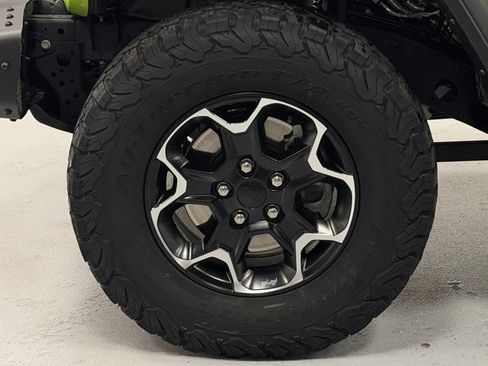 Used 2021 Jeep Wrangler Unlimited Rubicon 4xe w/ Dual Top Group image 8