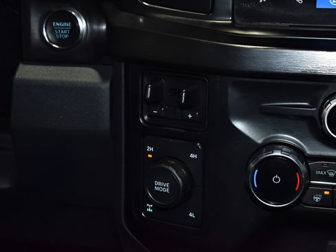 Used 2023 Ford F250 Lariat w/ Sport Appearance Package AWD/4WD image 19