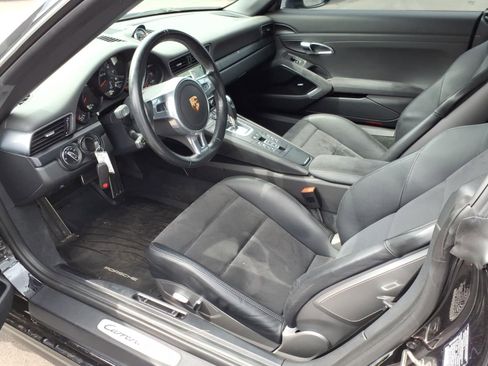 Used 2015 Porsche 911 Cabriolet image 10
