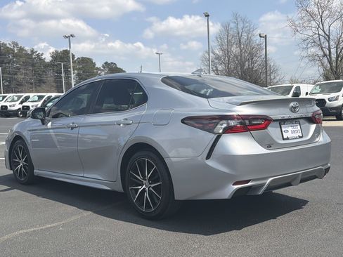 Used 2024 Toyota Camry SE w/ Convenience Package image 23