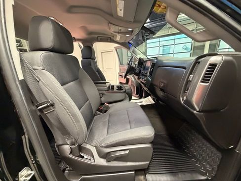 Used 2018 Chevrolet Silverado 1500 LT w/ All Star Edition AWD/4WD image 37