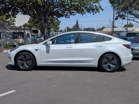 Used 2020 Tesla Model 3 Standard Range Plus RWD image 9