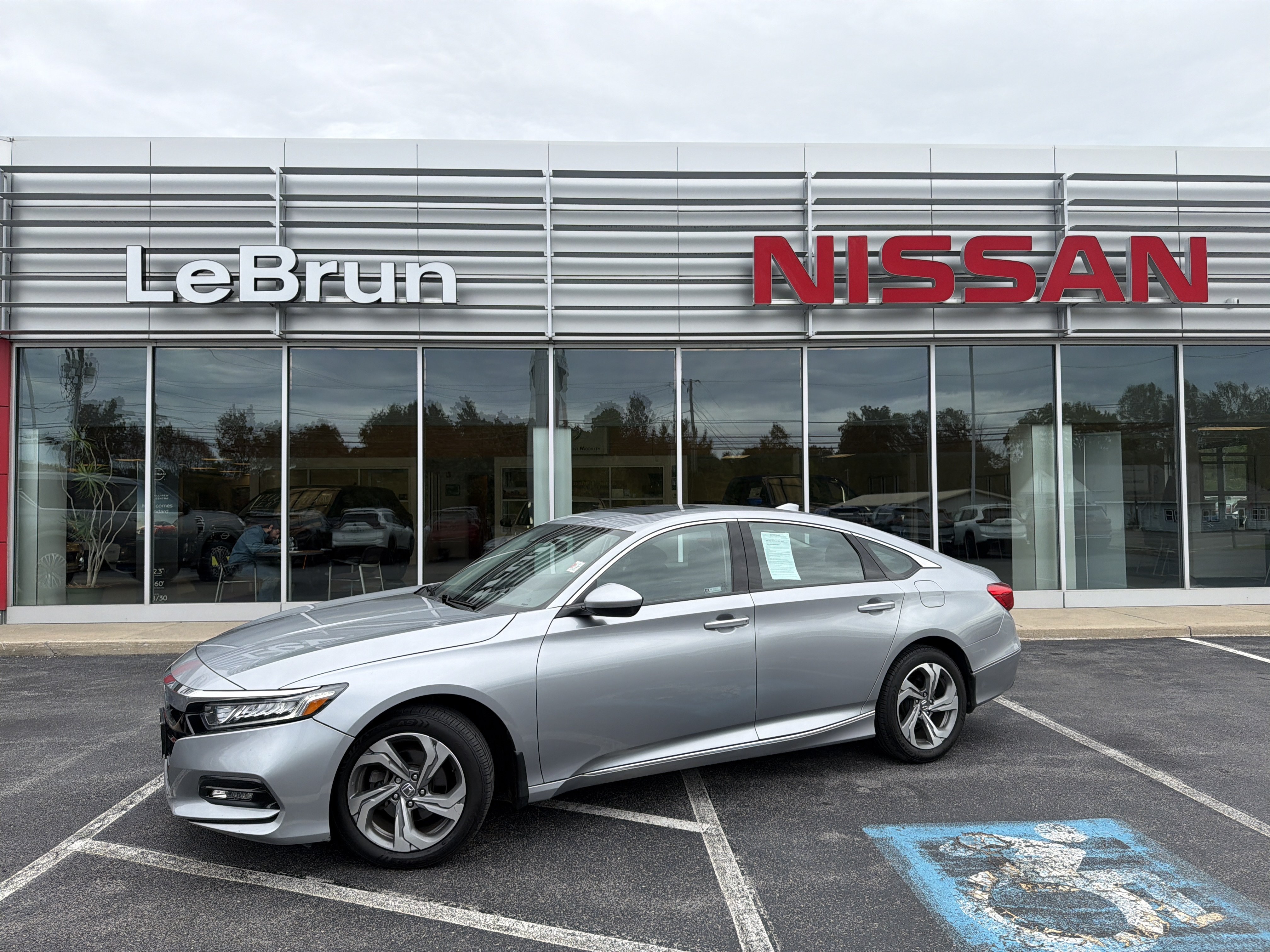 Used 2020 Honda Accord EX image 1