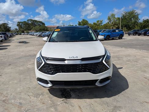 Certified 2024 Kia Sportage EX w/ EX Premium Package AWD/4WD image 3