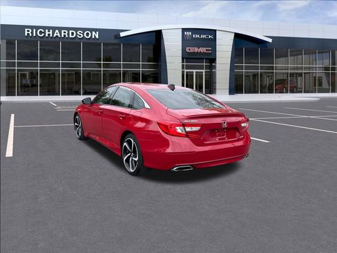 Used 2018 Honda Accord Sport image 3